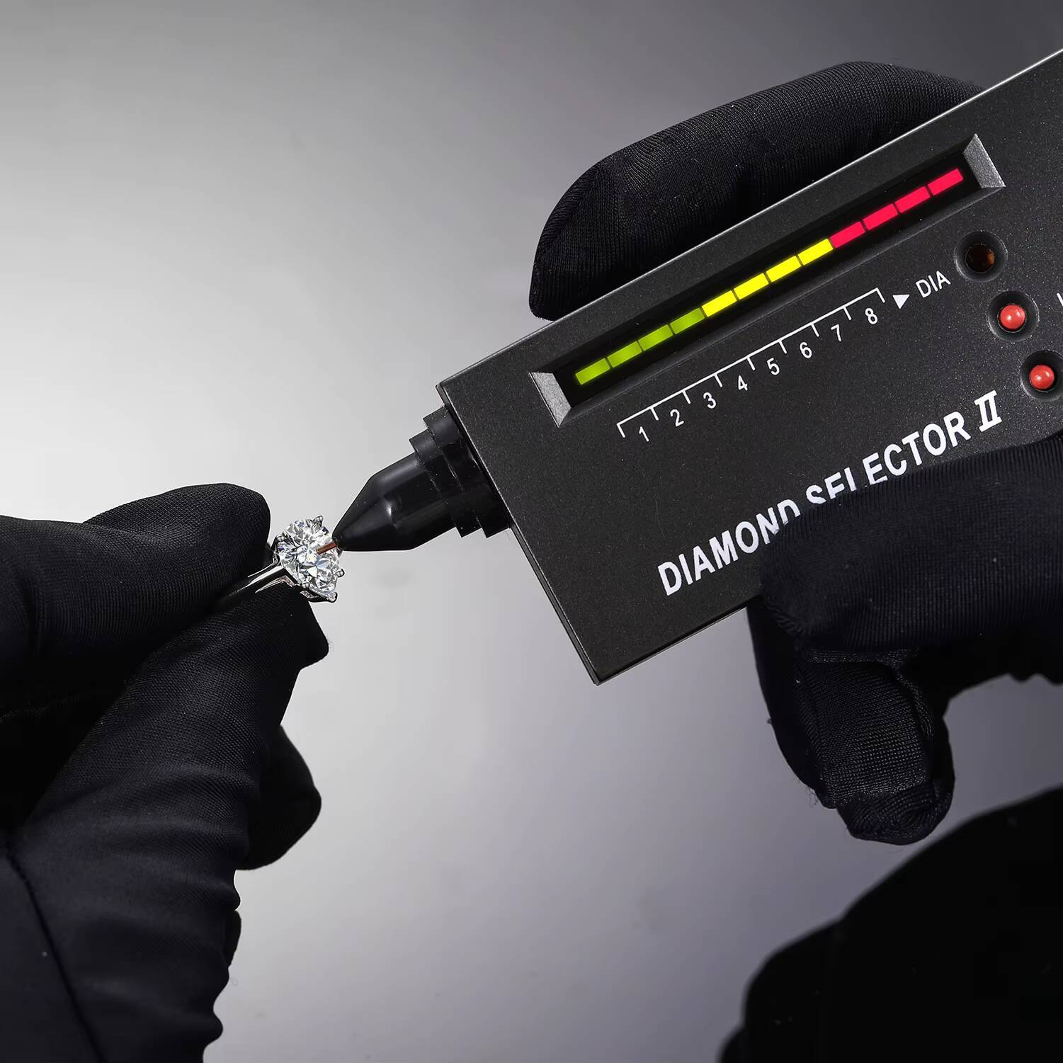 Luxury 2Ct Pear Cut Moissanite Diamond Engagement Ring 925 Sterling Silver Solitaire Bridal Jewelry Gift for Women