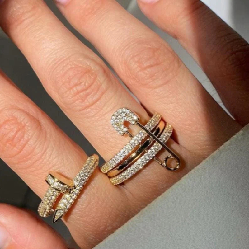 Designer Jewellery High Quality Non Tarnish Triple Connector Cubic Zirconia Safety Pin Ring for Women Men Textured Unisex Jewelry Gift Wedding Anniver