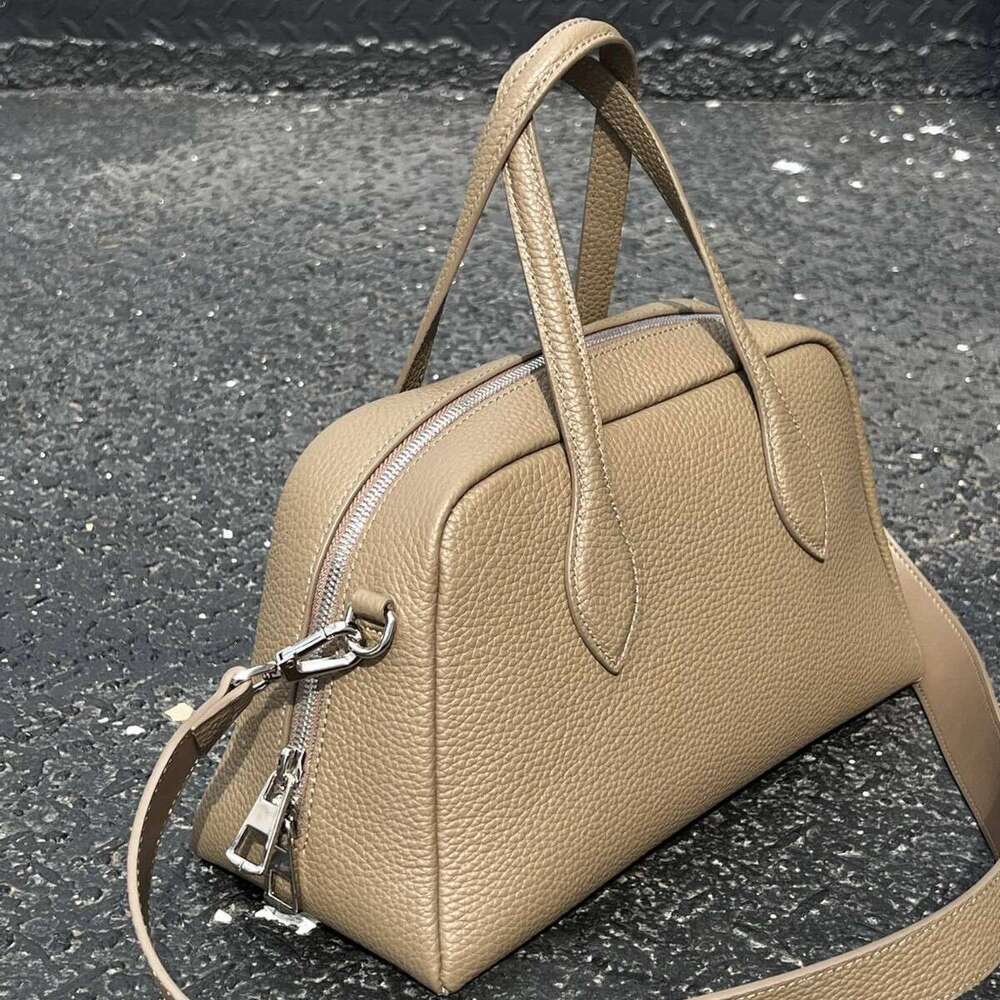 Mm Women's Bags Head Layer Cowhide Boston Bowling Tote Large Capacity Crossbody Shoulder Bag, High-End Leather Women's Bag