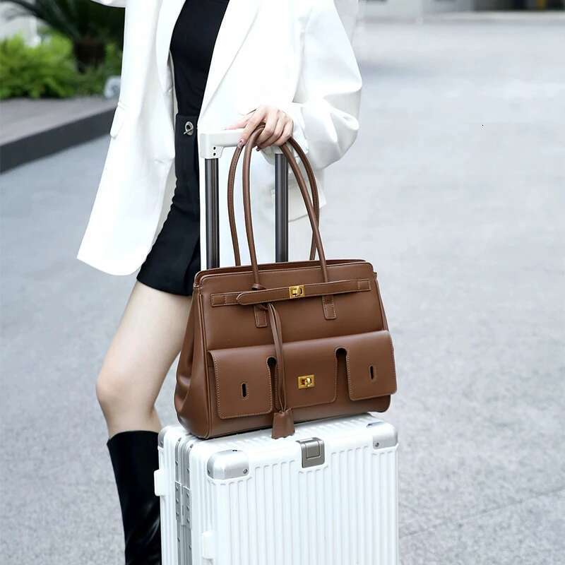 Brand Sier Buckle Fashion Genuine Leather Handbag New Large Capacity Tote Designer Women's Commuter Shoulder Bag