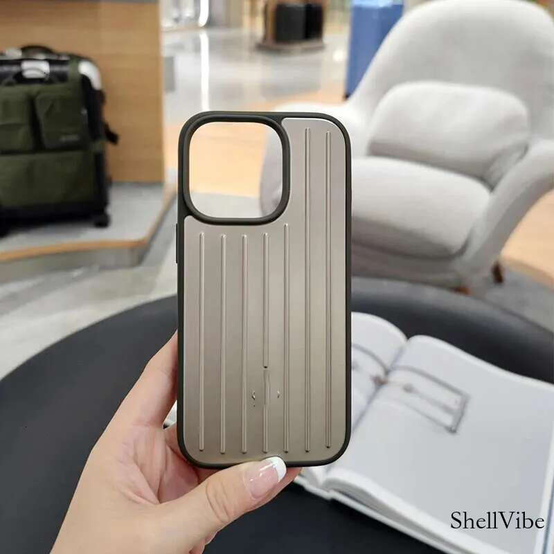 The 2025 new model of simple aluminum-magnesium alloy Phone16pro, 16promax, 15promax, 15pro, 14pro and 14promax stylish business large phone case