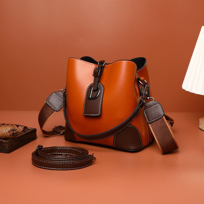 New Light Fashion Women's Bucket Senior Sense Of Foreign Style Niche Single Shoulder Crossbody Bag