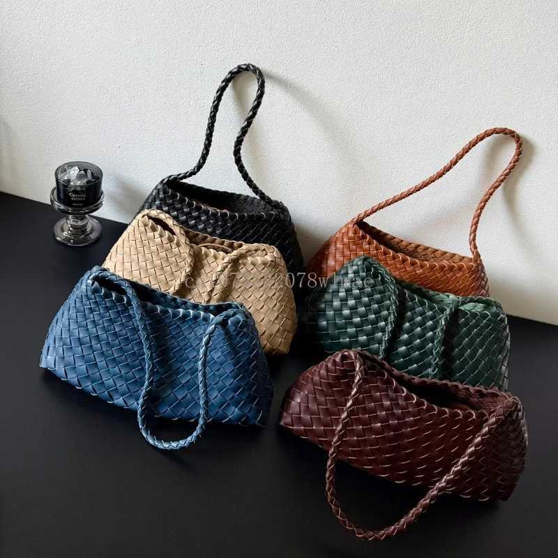 Women Handwoven Shoulder Bag Korean Casual Trendy Large Capacity Handbag Soft PU Leather Ladies Tote Bag Summer Underarm Bags C251115