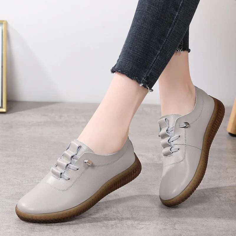 2025 New Women's Casual Soft soled Lightweight Flat Shoes Designer Fashion Outdoor Sports Walking Training Shoes