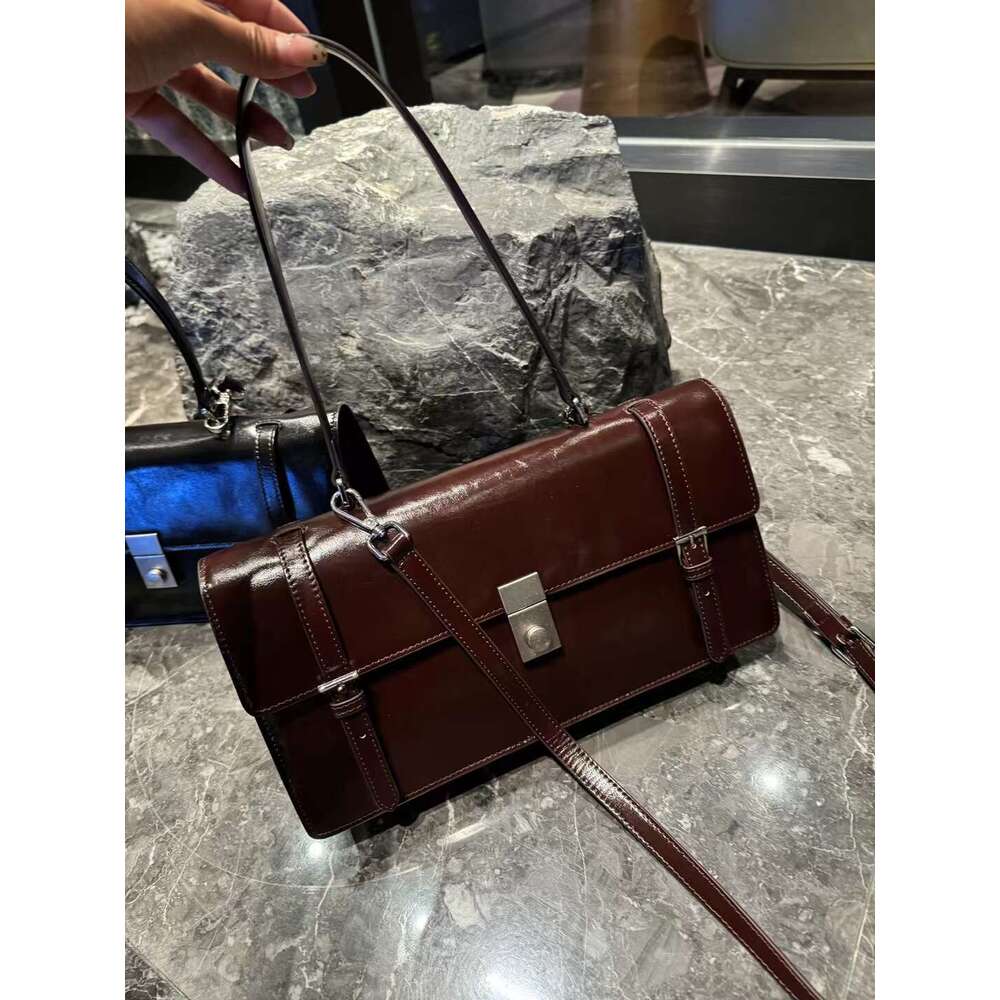 Mm Women's Bags Head Layer Oil Wax Cowhide Mailman Briefcase Leather Armpit Shoulder Crossbody Organ Flip Lock Bag