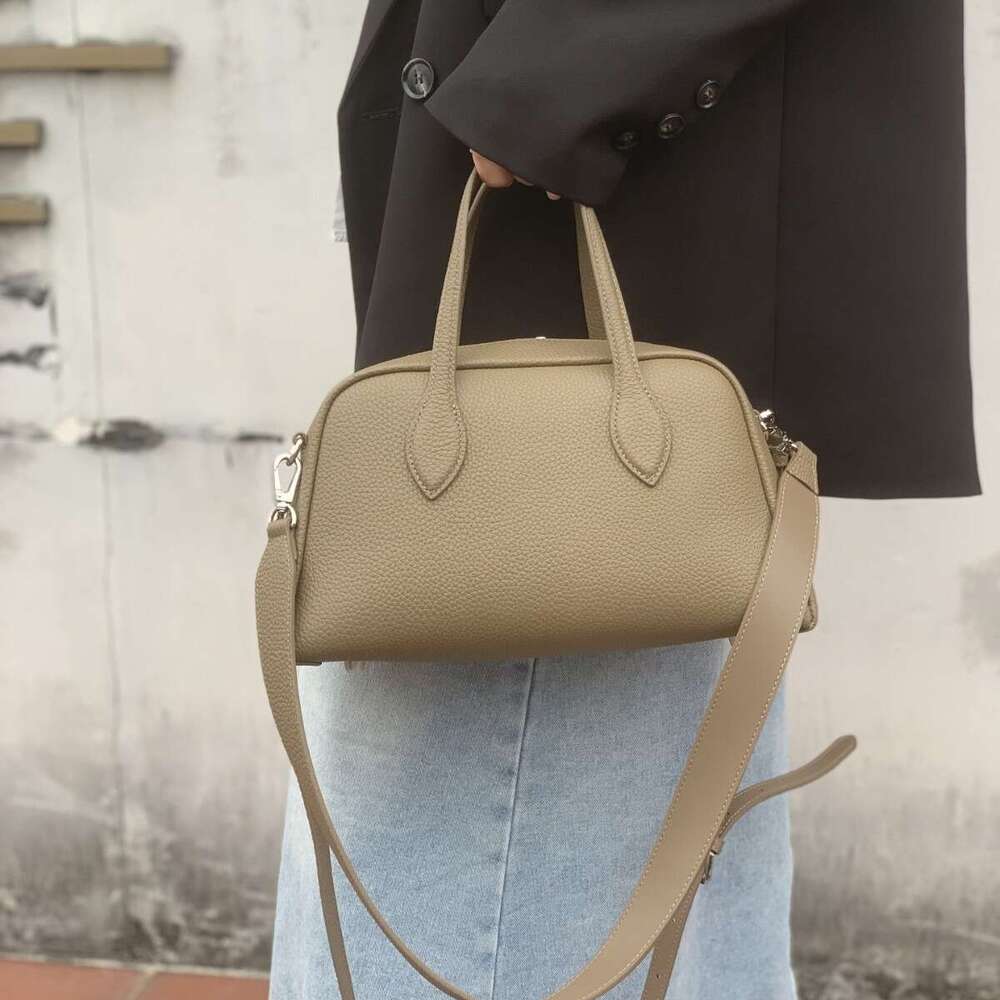 Mm Women's Bags Head Layer Cowhide Boston Bowling Tote Large Capacity Crossbody Shoulder Bag, High-End Leather Women's Bag