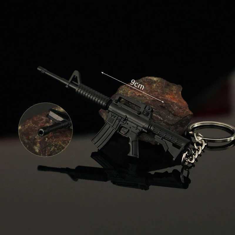 9cm Mini Gun Model M4A1 Keychain Model Jewelry Weapon Metal Pendant Keychain Chaveiro Package Car Keyholder Childrens Gift M250415