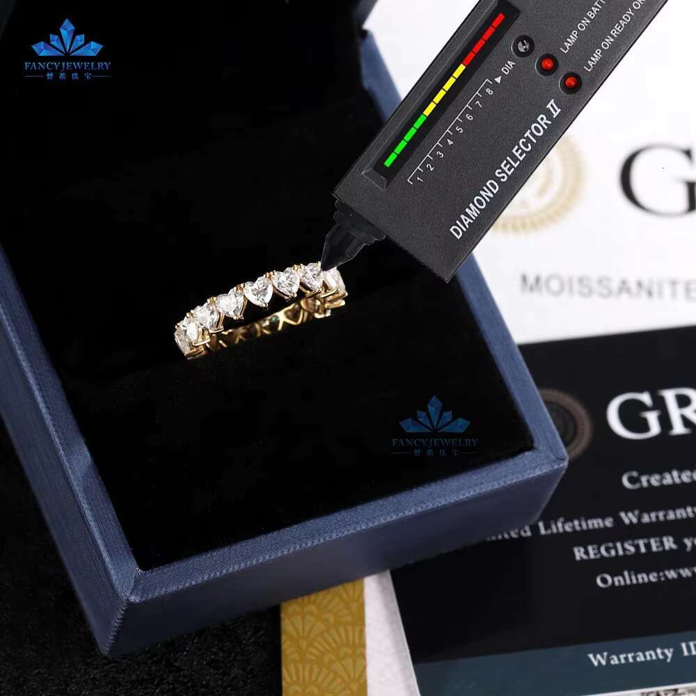 Custom D VVS Moissanite Eternity Band Jewelry 3.5x3.5mm Heart Lab Grown Moissnaite Gemstones 18K Gold Wedding Bands Rings