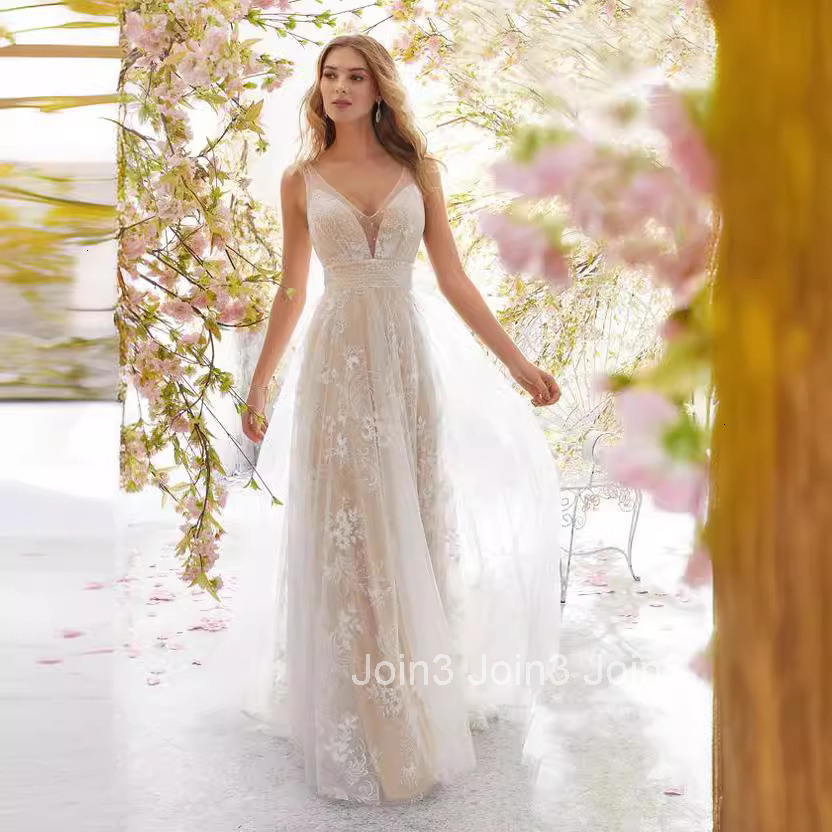 2025 New Sexy V-neck Sleeveless Lace Wedding Dress