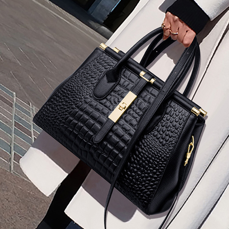2025S Designer Real Leather Versatile Women S Middle Aged Mother Tote Bag New Fashionable And Atmospheric Top Layer Cowhide Handbag For Women