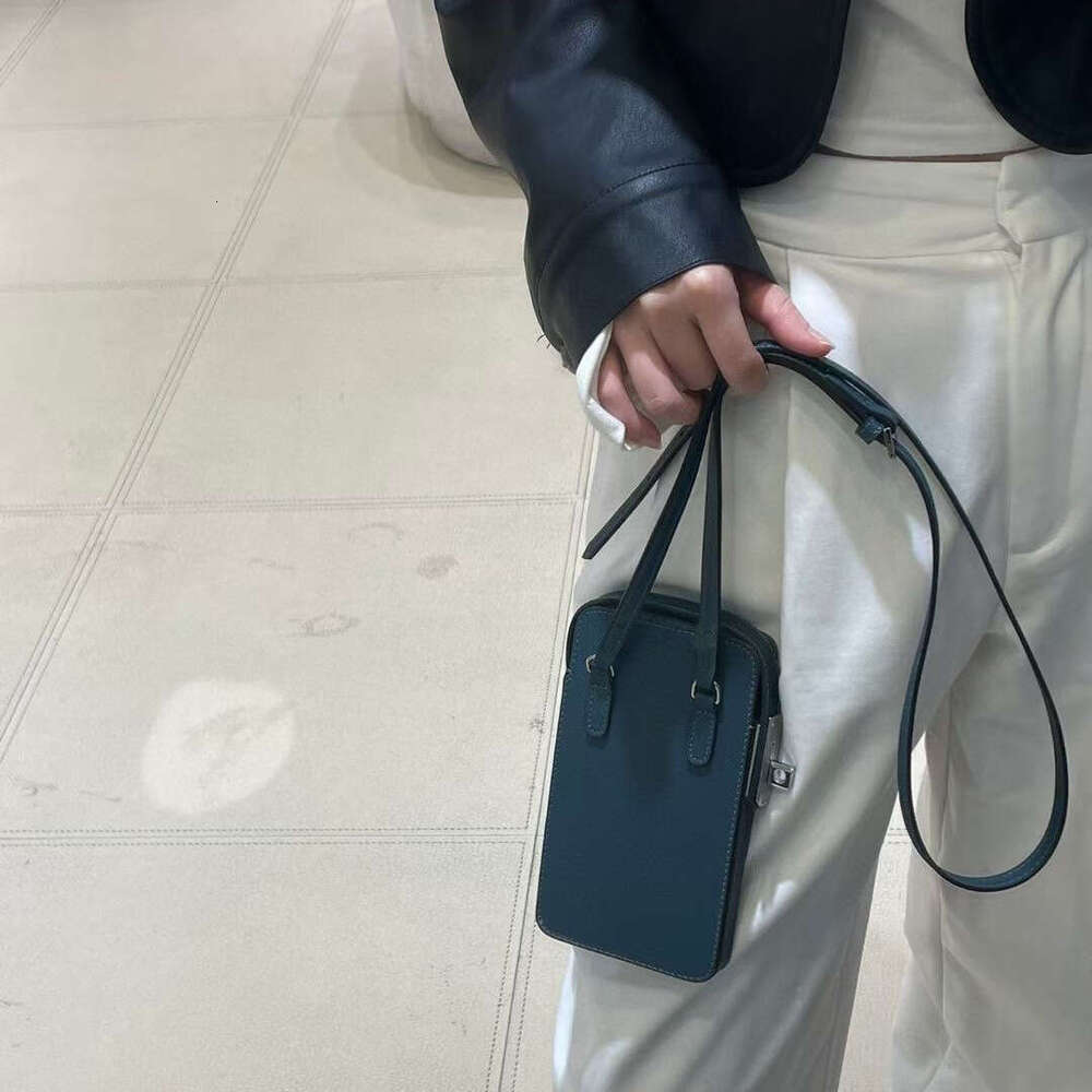 Mm Women's Bags Metal Buckle Phone Cowhide Crossbody Small High-End Texture Mini Women's Bag, Simple And Versatile Leather Backpack