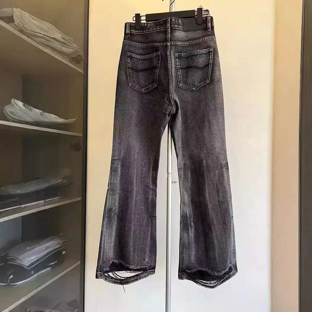 Distressed Niche Design Black Grey Micro Flared Jeans Men's Loose Trend Straight Hole Bottom Casual Denim Trousers 28W5868