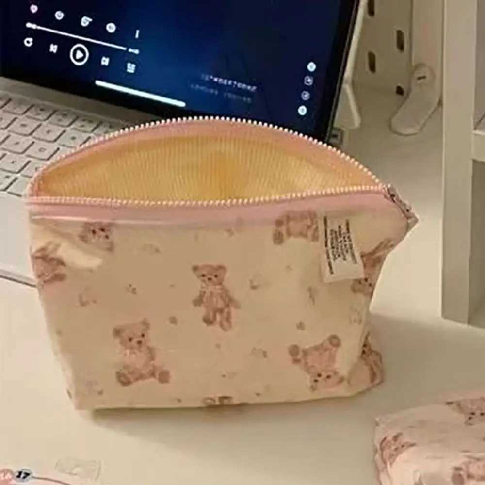 Kaii Carto Bear Makeup Bag Large Capacity Jewelry lipstick Storage Club Bag Travel Organizer Portable WbagXJ250415