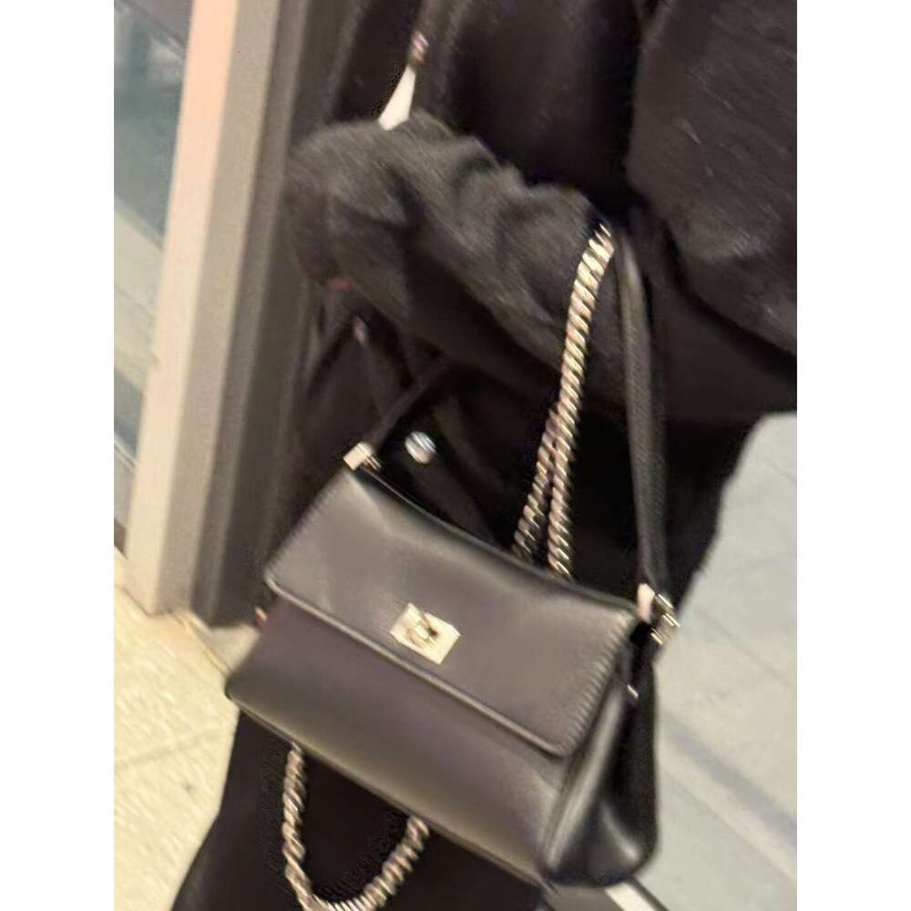 Mm Women's Bags Women's Leather High-End Sense Niche Chain Underarm Women's Commuting New Single Shoulder Crossbody Bag Fashionable And