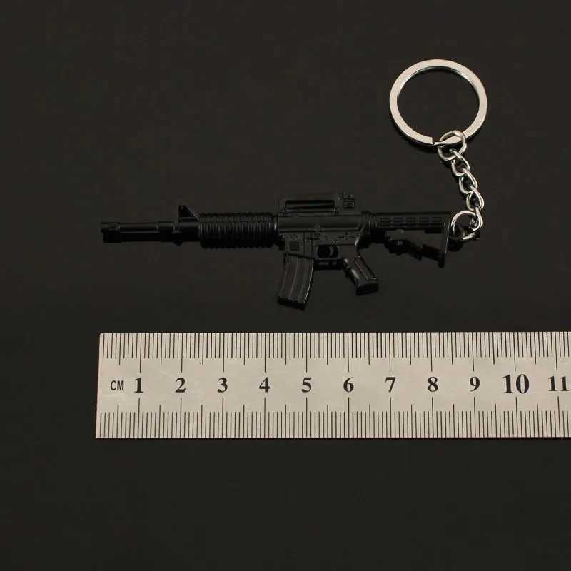 9cm Mini Gun Model M4A1 Keychain Model Jewelry Weapon Metal Pendant Keychain Chaveiro Package Car Keyholder Childrens Gift M250415
