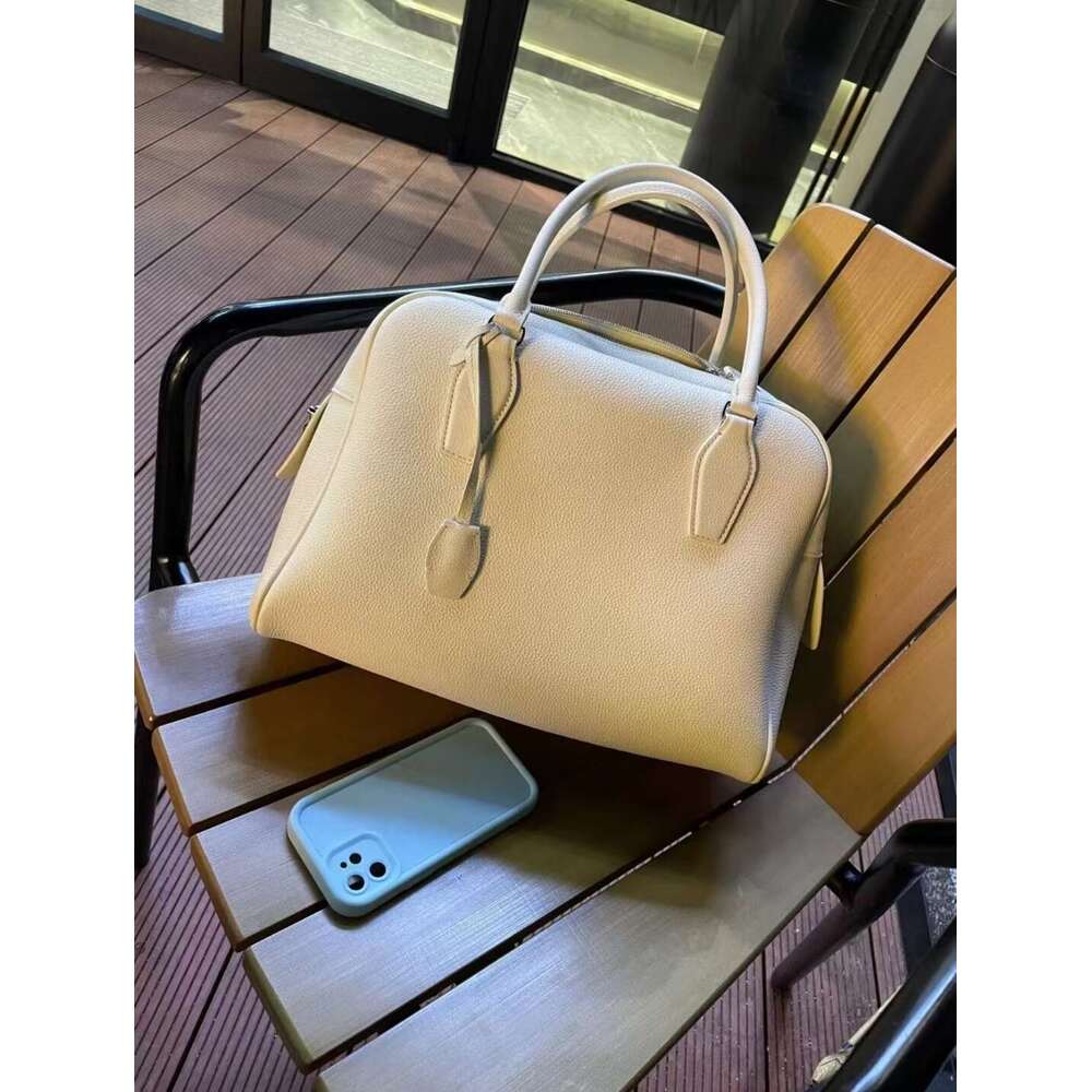 Mm Women's Bags First Layer Cowhide Minimalist Boston Bowling Tote High-End Leather Women's Bag, Large Capacity Pillow Bag