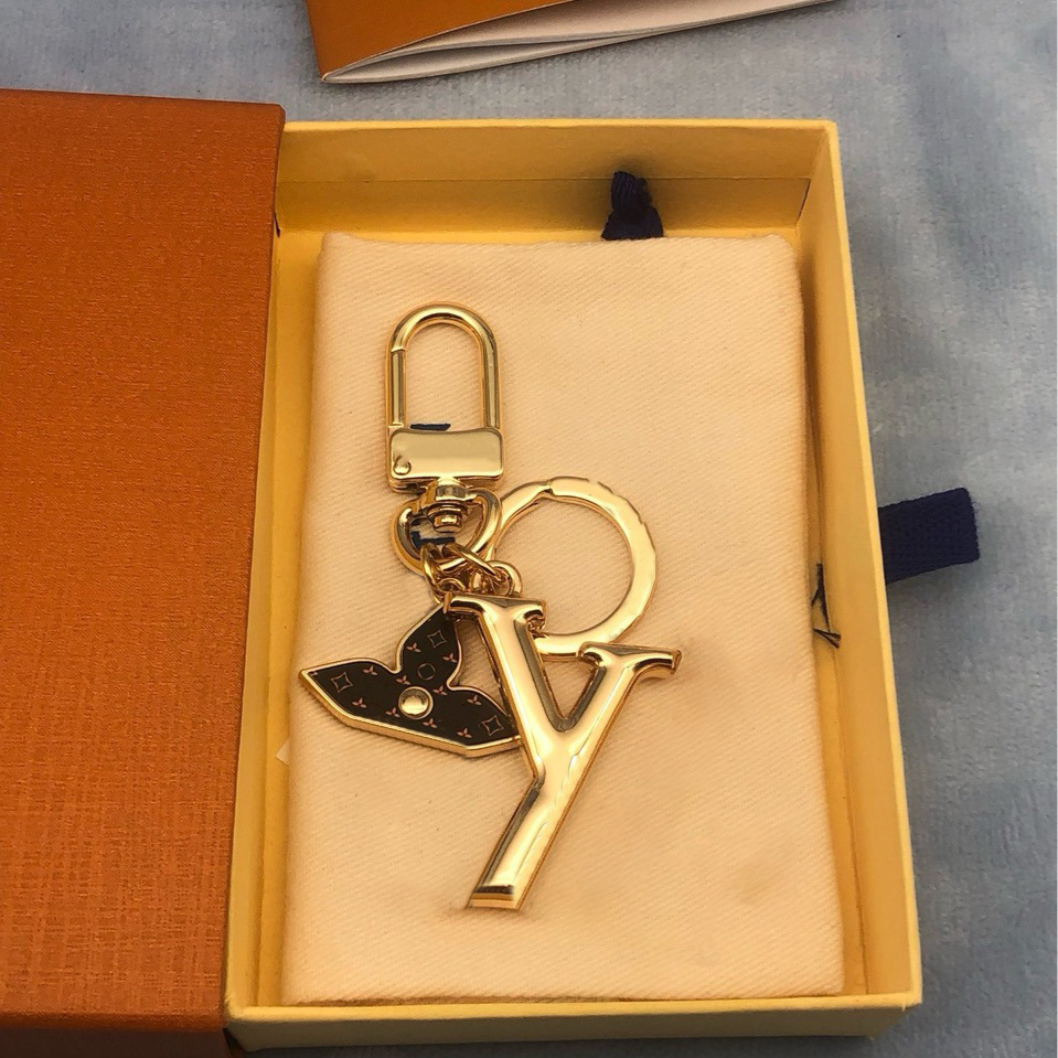 High Quality Keychain Classic Exquisite Luxury Designer Car Keyring Zinc Alloy Letter Unisex Lanyard Gold Black Metal Small Jewelry