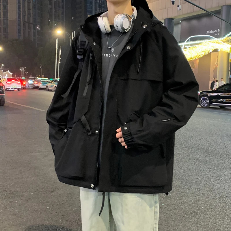 Fashionable mens casual windproof jacket hooded jacket high street outdoor mens waterproof multi bag cargo jacket 250415