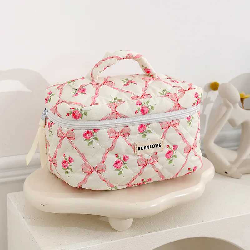Cute bow blanket makeup bag womens zipper cosmetics organizer womens cloth bag portable womens toilet boxXJ250415