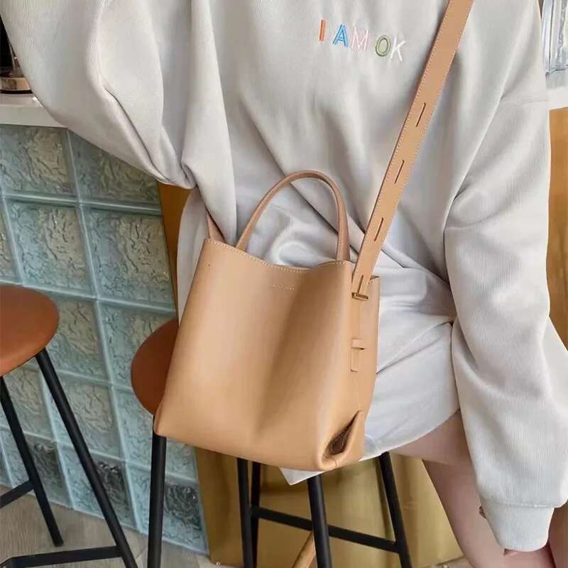 Designer Bag New Summer Small Bucket Tote Brown Color Cowhide Women Crossbody Bag Chic Design NAPPA Leather Female Handbag