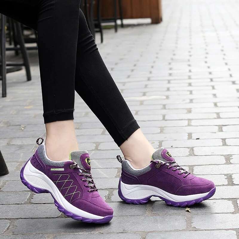 2025 new women's sports height increasing casual running designer fashionable anti slip comfortable hiking shoes