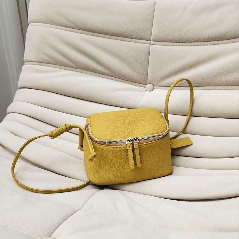 Mm Women's Bags Niche Minimalist Design Fresh Leather Women's Casual Versatile Shoulder Crossbody Small Mobile Phone Bag For Women