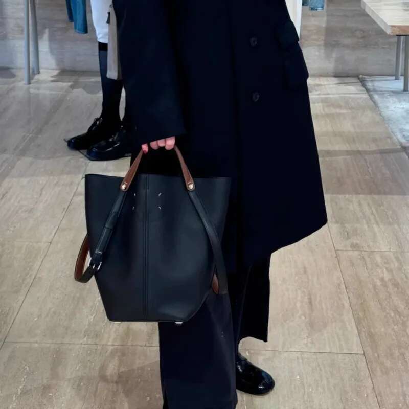 Fashion High Quality Bucket Handbags PU Leather Trendy Shoulder Large Capacity Elegant Black Chic Commuter Bag For Women