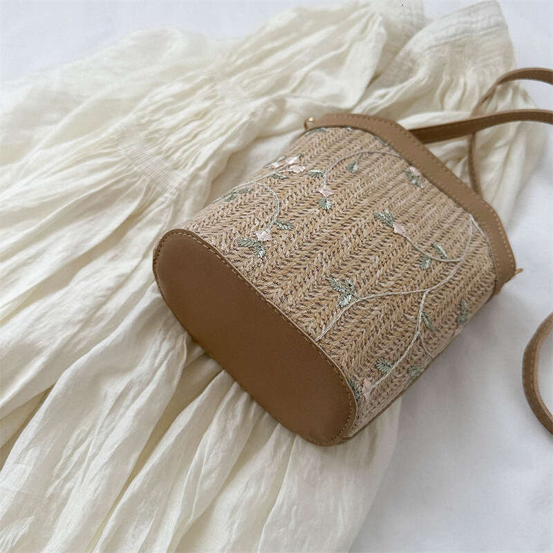 Handmade Beach Bag This Year Small For Women In Summer Trendy And Fashionable One Shoulder Crossbody Bag Popular Lace Grass Woven Bucket Bag On The In
