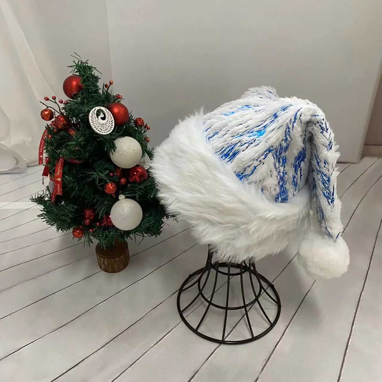 Plush Hat for Adult Bronzing Striped Fur-Brimmed Party Atmosphere Xmas Costume Pompom Santa 30x45cm Y251115