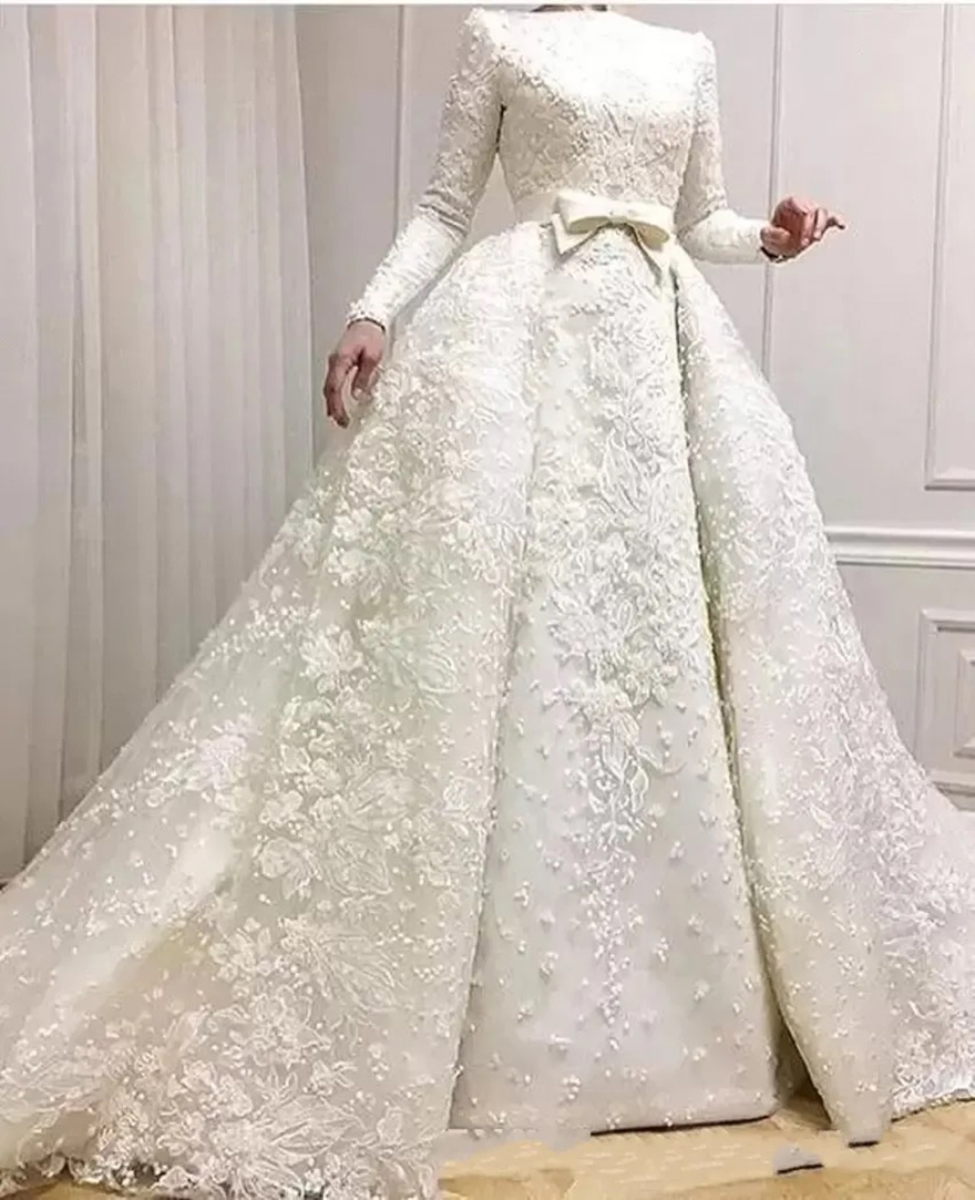 2025 Modest Muslim Wedding Dresses Long Sleeves Lace Appliqued Beaded Bridal Gowns with Overskirts Wedding Gowns