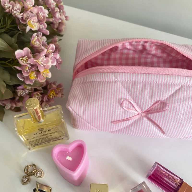1 Creative Design Pink Girl Makeup Bag Sweet Stripe Bow Makeup Organizer Large Capacity Travel BagXJ250415