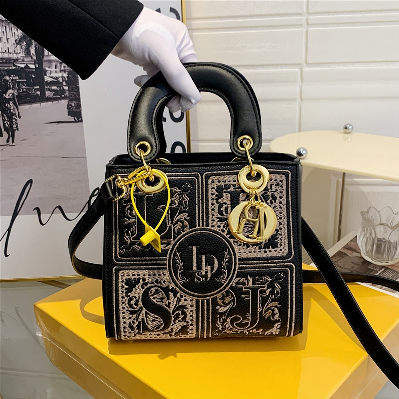 Designer bag free shipping 2025 new fashionable embroidered bucket bag premium single shoulder crossbody bag Daifei bag for womens