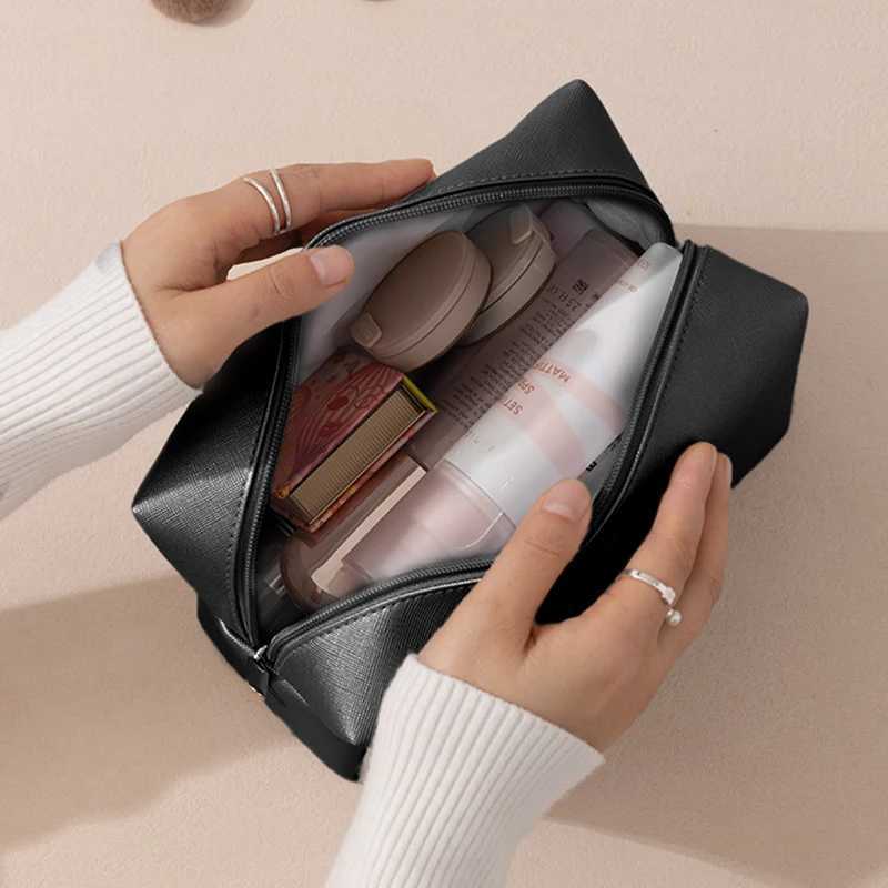 Womens PU Pillow Makeup Bag Large Capacity Makeup Travel Organizer Bag Portable Handbag Square W Storage Zipper Makeup BagXJ250415