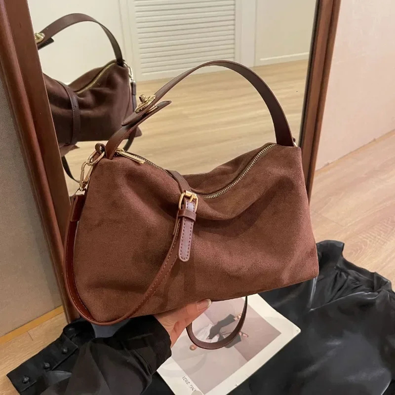 Zipper Solid Color High Capacity PU Shoulder Bag Selling Womens Simple Fashion Handbag Bolsas Femininas 250410