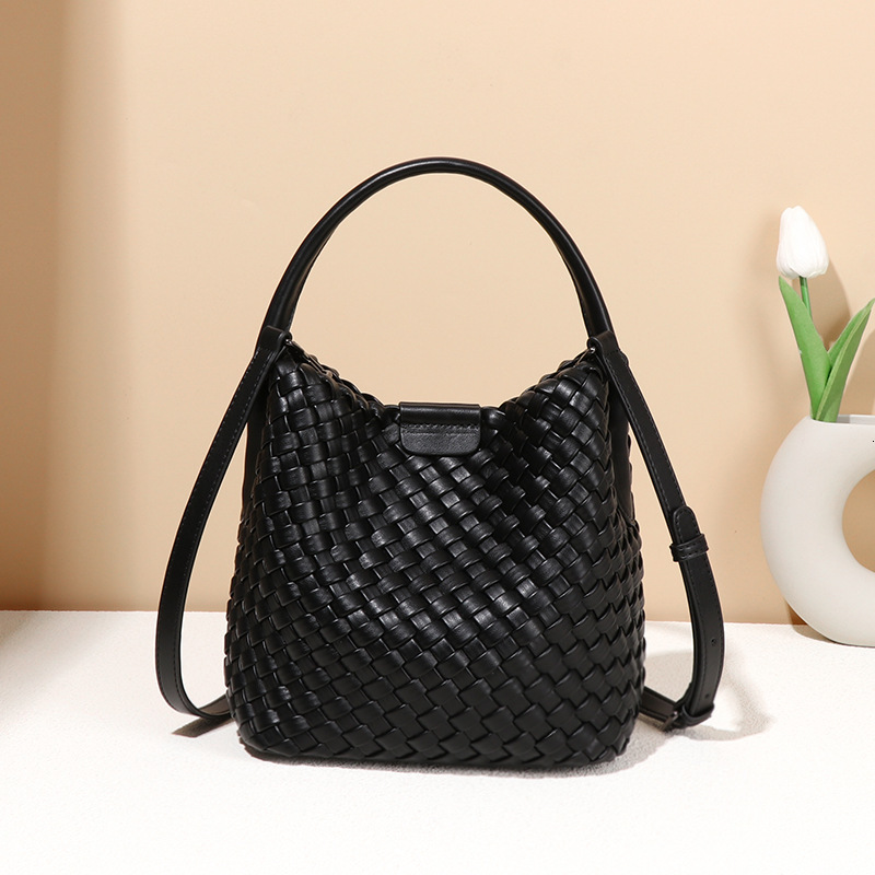 Free Shipping 2025S designer Woven Bucket Bag Women Fashionable Large Capacity Tote Bag Crossbody One-shoulder Handbag