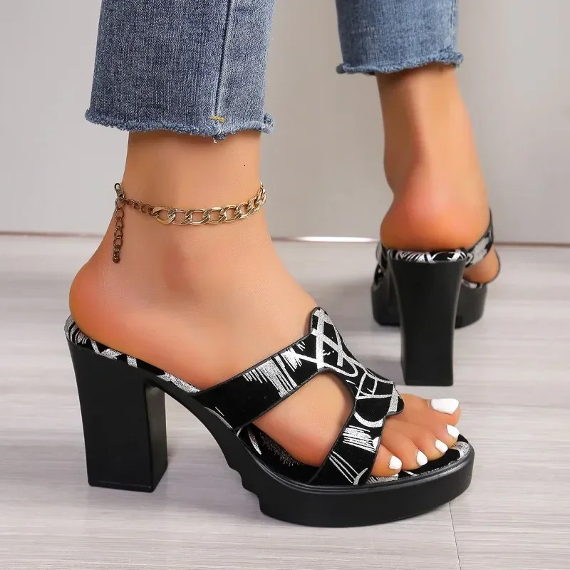 Womens High Heels Sandals Fashion Platform Simple Sexy Casual Wedge shaped Womens Slippers Womens Sandals Tendencia 250411
