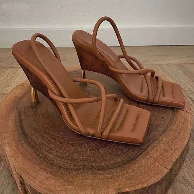 Very small designer brand, elegant and simple atmosphere, wood grain wedge sandals, cross-strap shaped high heels sandals