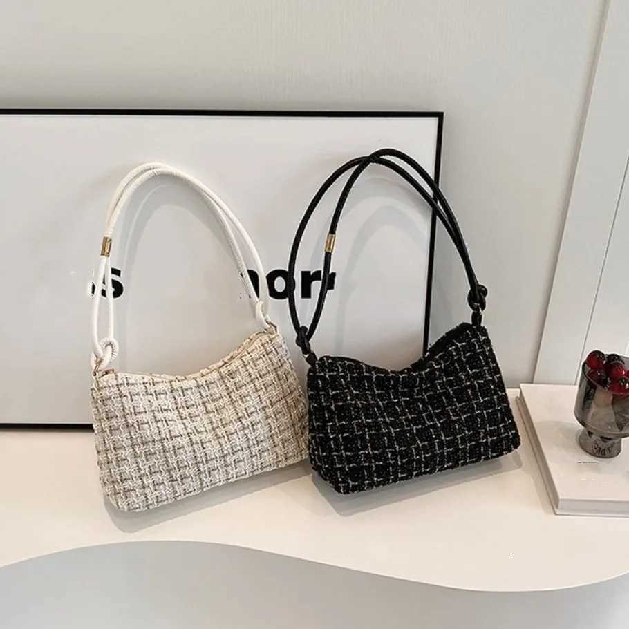 Hobos Woolen Plaid Underarm Bag Dacron Soft New Luxury Designer Handbags Appliques Korean Style Purse Crossbody Bag Party C251115