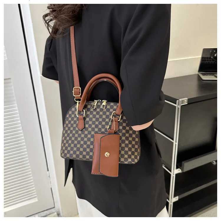 Luxury Shell Bag Fashion Womens Handbag Simple Style Shoulder Bag Plaid Print Crossbody Bag Shell Shape Wallet Card BagW251115