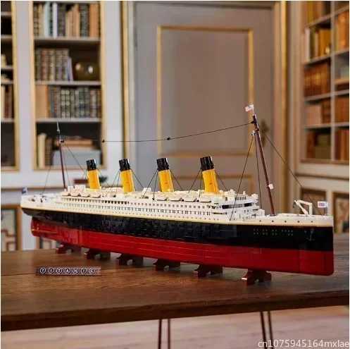 Titanics 9090Pcs large cruise ship is compatible with 10294 building block toy gifts W250415
