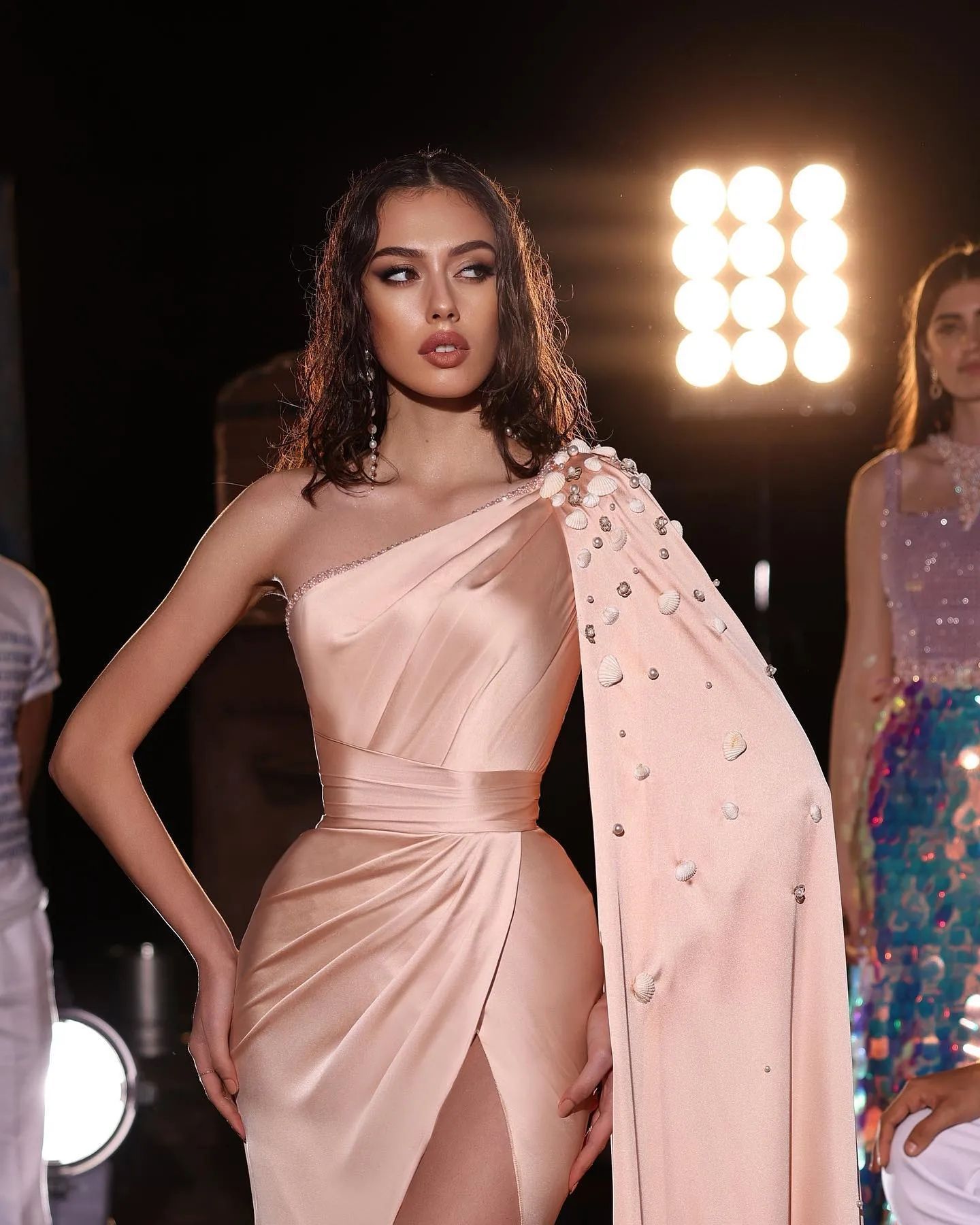 Elegant Pink Evening Dresses One Shoulder Shell Beads Pleats Formal Party Prom Dress Split Long Dresses for special occasion Custom Made 01