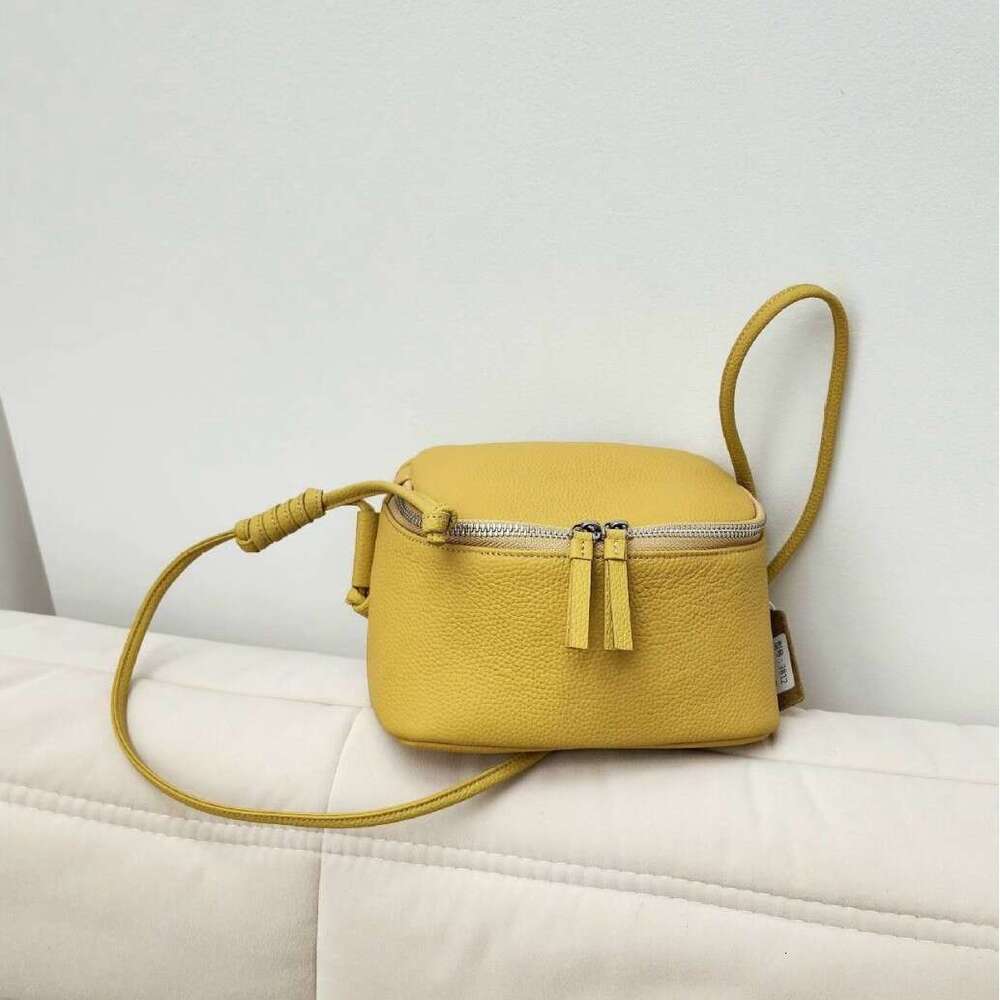 Mm Women's Bags Niche Minimalist Design Fresh Leather Women's Casual Versatile Shoulder Crossbody Small Mobile Phone Bag For Women