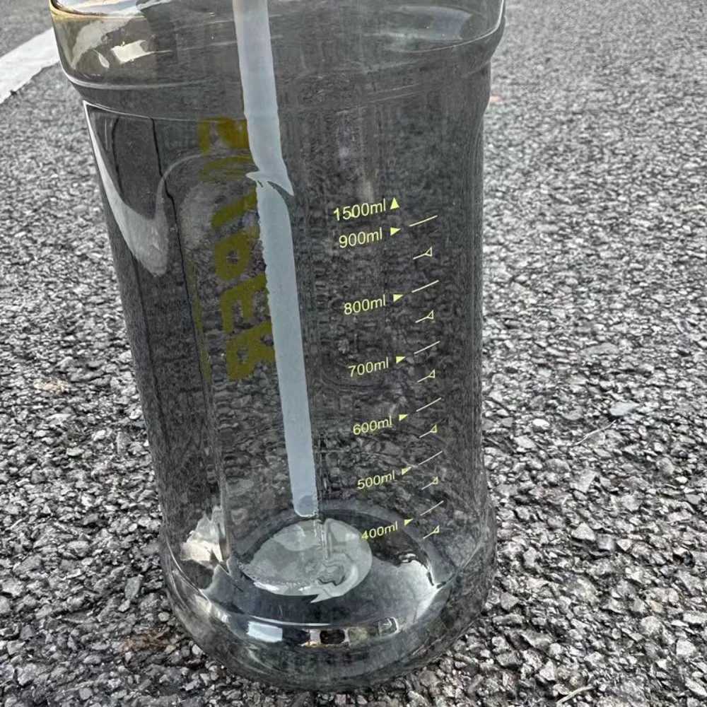 With Straw Sports Kettle with Straw 13L 15L 2L Graduated Water Cup with Straw Large Capacity Dustproof Fitness Water BottleW251114