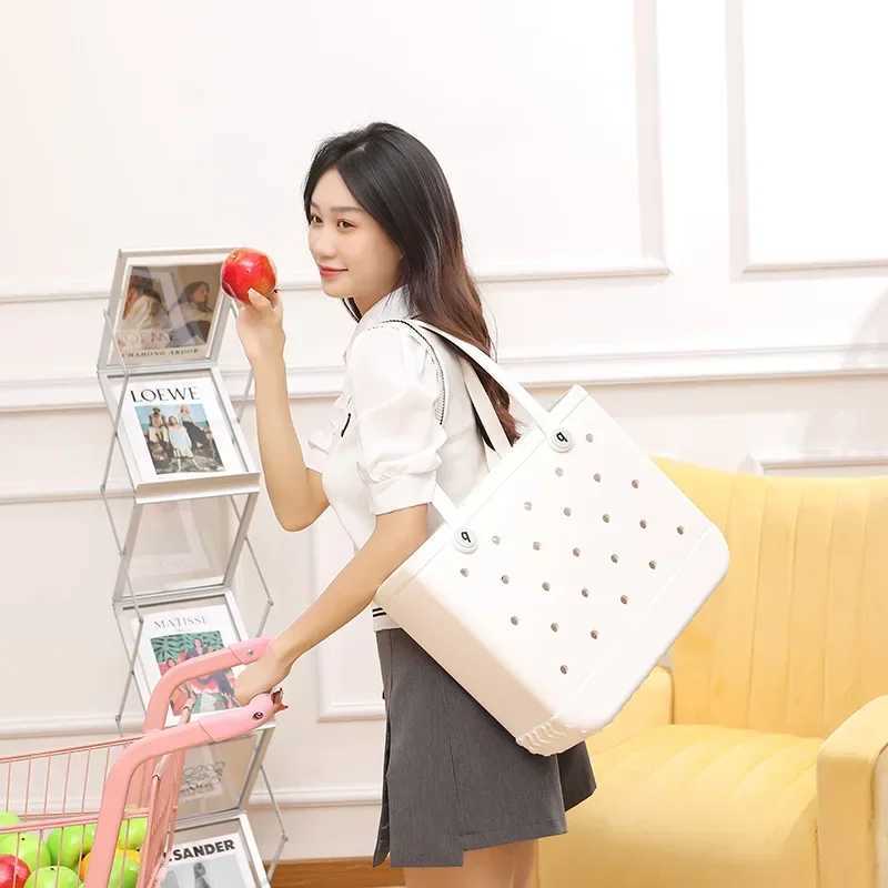 Fashion ladies bag is a stylish and minimalist hollow candy colored portable vegetable basket handbag W250415
