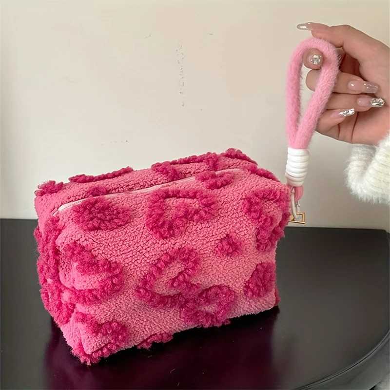 Cute Valentines Day heart-shaped makeup bag with zipper pocket portable toilet storage bag womens organizer bagXJ250415