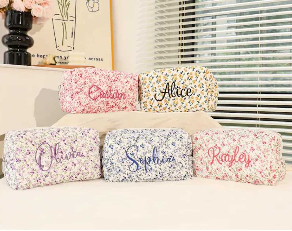 Personalized floral makeup bag for brides custom embroidered name makeup bag girls birthday gift Christmas giftXJ250415