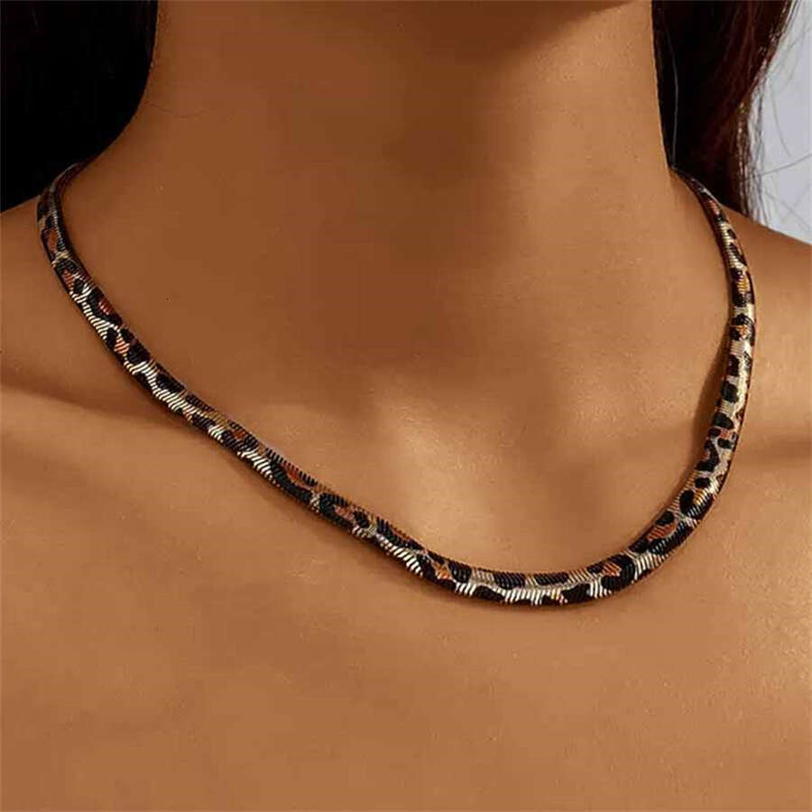Fashionable autumn and winter new women's leopard print necklace design with a neck sticker