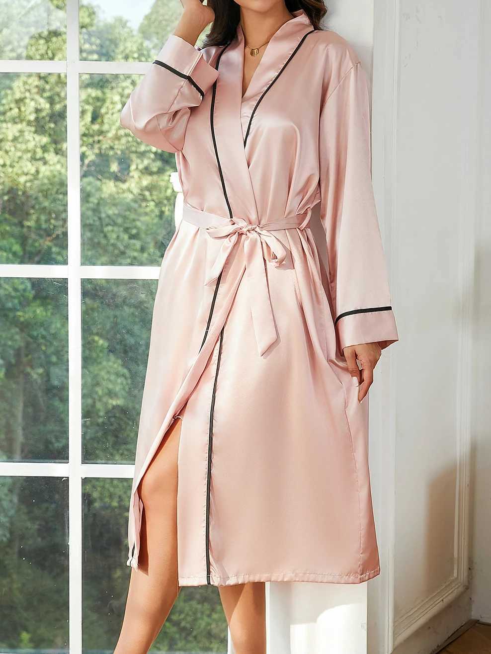 Womens Solid-Tone Minimst Robe Relaxed Fit Evening Ritual Plush Comfort Loungewear C251115