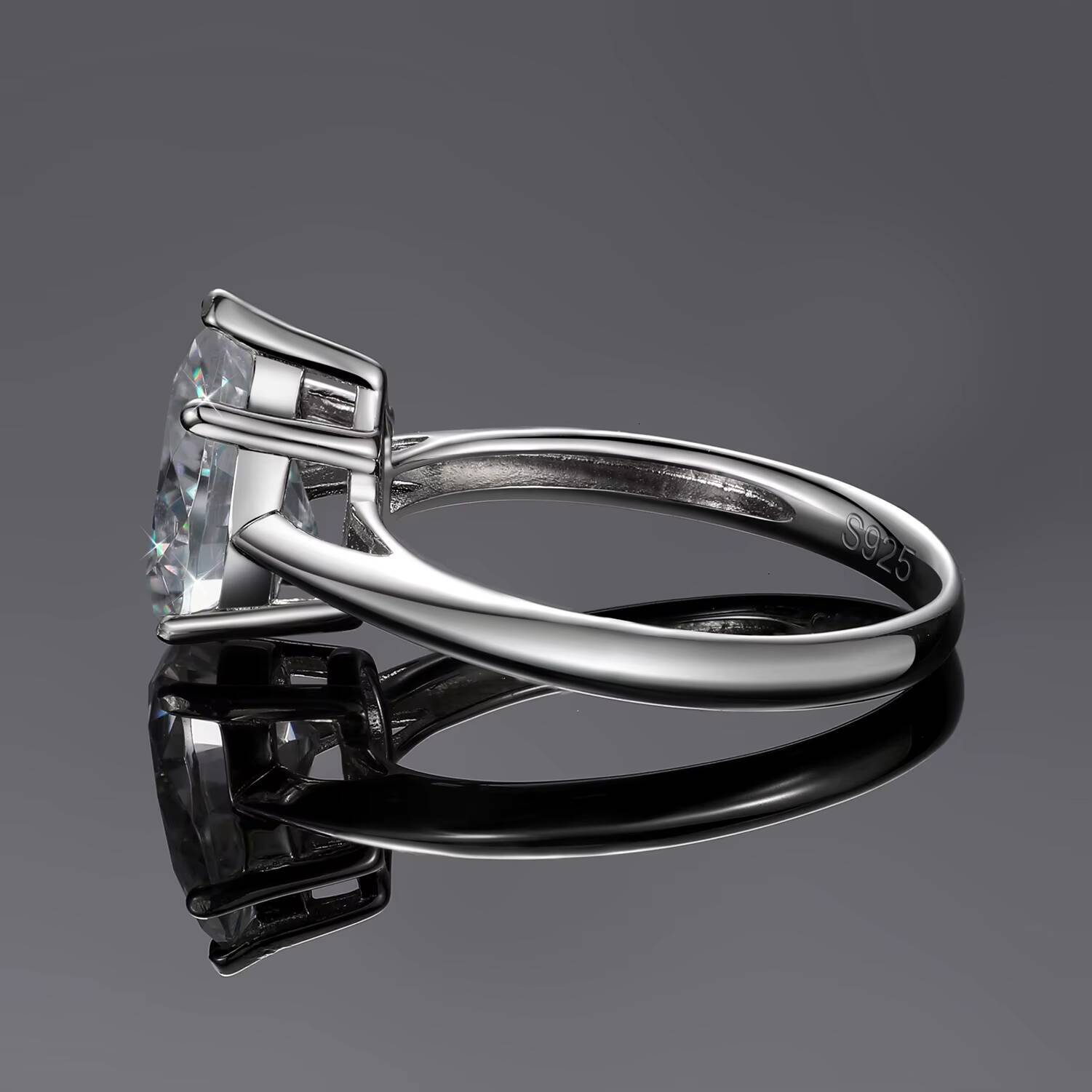 Luxury 2Ct Pear Cut Moissanite Diamond Engagement Ring 925 Sterling Silver Solitaire Bridal Jewelry Gift for Women