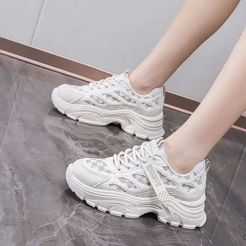 2025 new women's designer fashionable casual sports shoes
